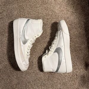 Nike Blazer Mid ‘77 White/Silver Swoosh
